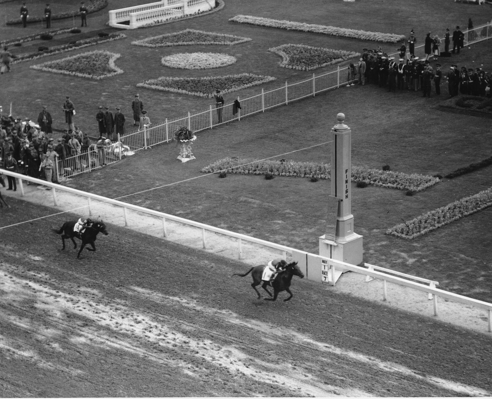 1948: Citation wins Kentucky Derby on way to Triple Crown